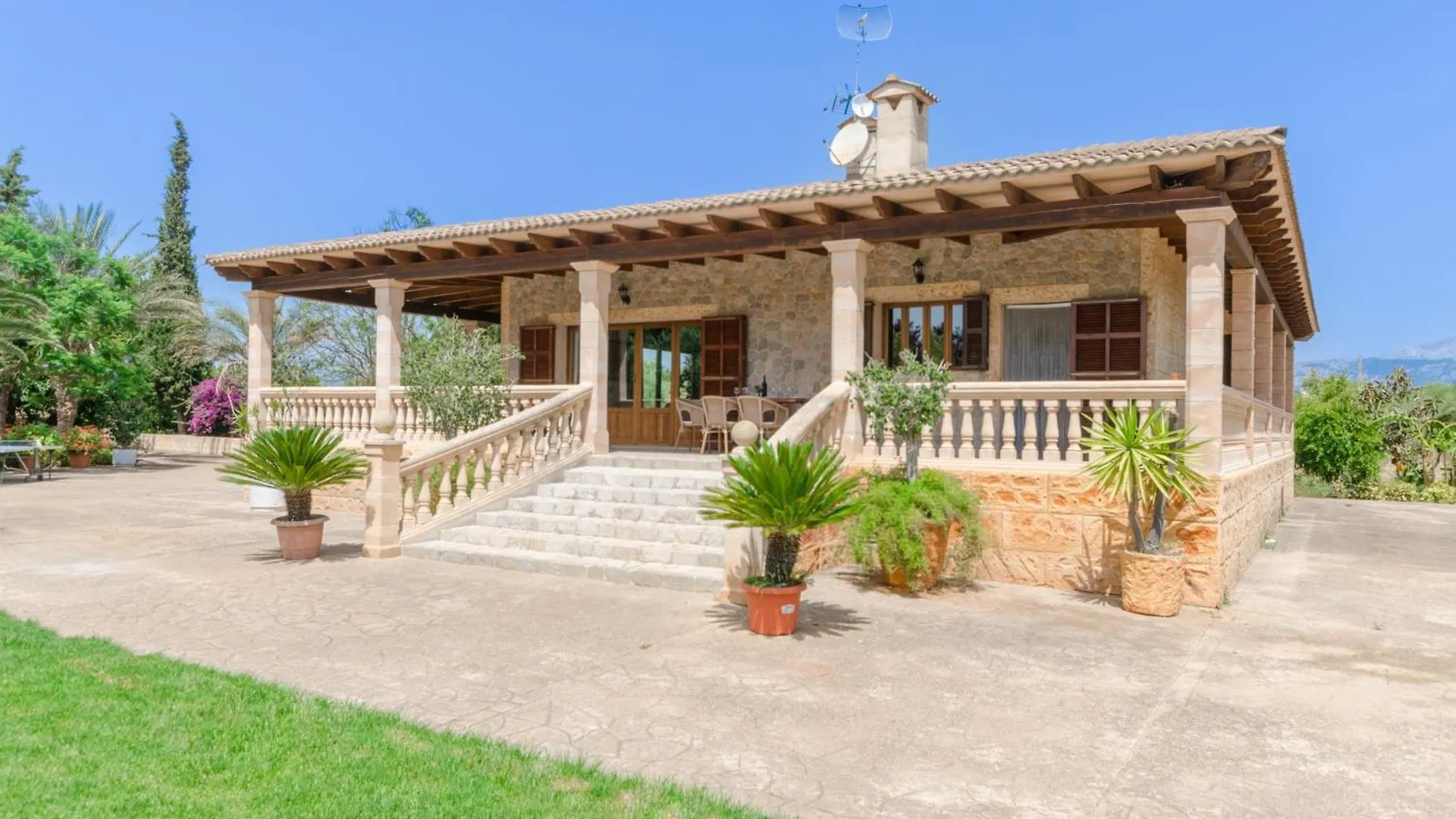 Can Berguins Villa Búger