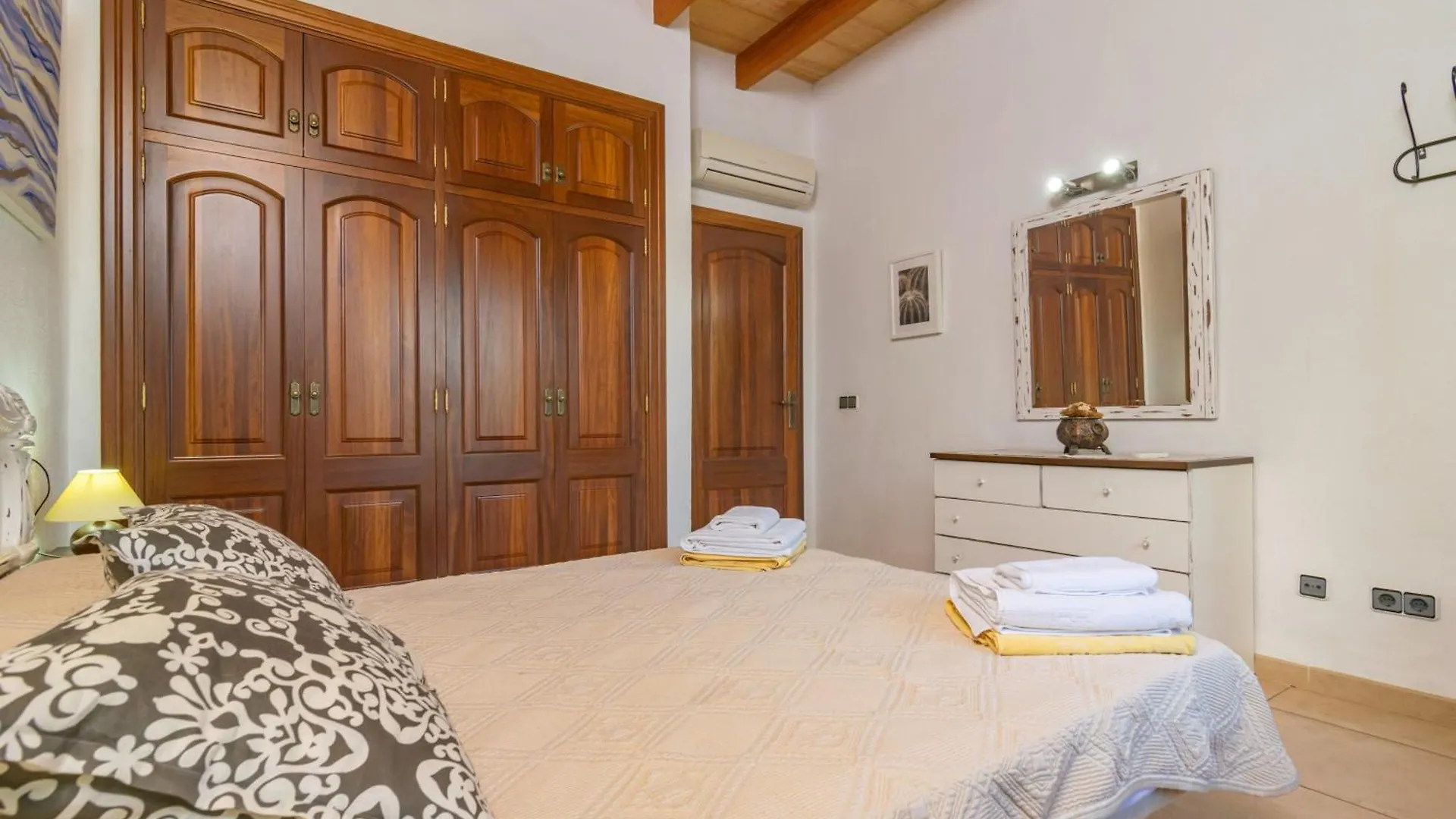 Can Berguins Villa Búger